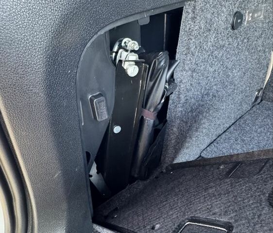 Белый Фольксваген Тигуан, объемом двигателя 2 л и пробегом 132 тыс. км за 13900 $, фото 7 на Automoto.ua