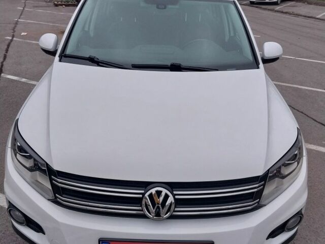 Белый Фольксваген Тигуан, объемом двигателя 2 л и пробегом 138 тыс. км за 12700 $, фото 1 на Automoto.ua