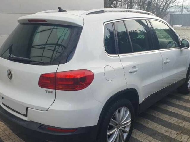 Білий Фольксваген Тігуан, об'ємом двигуна 2 л та пробігом 117 тис. км за 8700 $, фото 3 на Automoto.ua