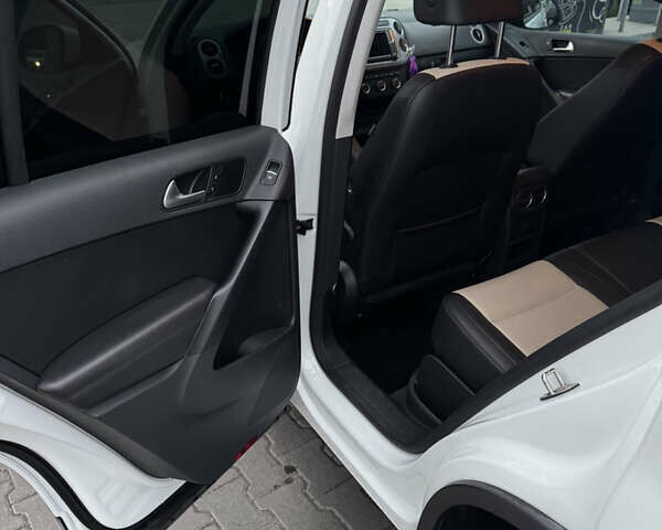 Білий Фольксваген Тігуан, об'ємом двигуна 1.98 л та пробігом 90 тис. км за 16500 $, фото 19 на Automoto.ua