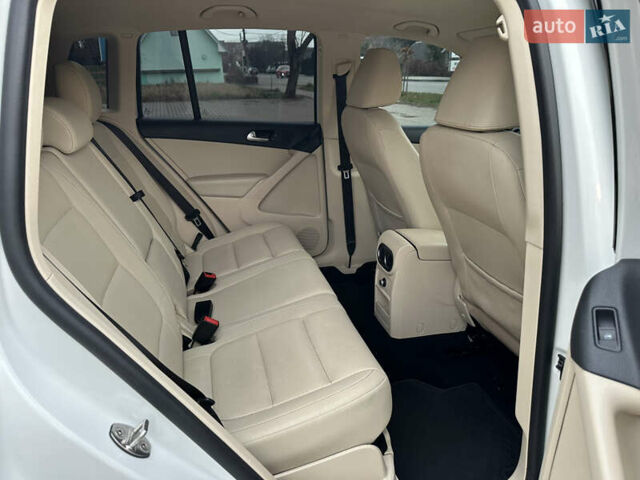 Білий Фольксваген Тігуан, об'ємом двигуна 1.98 л та пробігом 137 тис. км за 13999 $, фото 32 на Automoto.ua