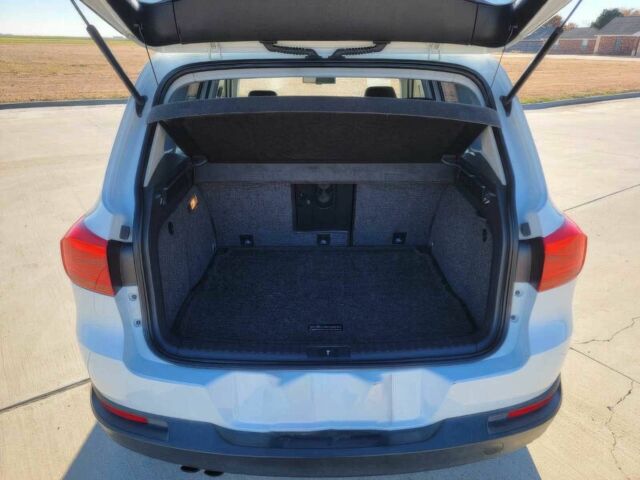 Белый Фольксваген Тигуан, объемом двигателя 2 л и пробегом 79 тыс. км за 6000 $, фото 10 на Automoto.ua