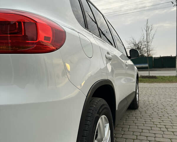 Білий Фольксваген Тігуан, об'ємом двигуна 1.98 л та пробігом 137 тис. км за 13999 $, фото 16 на Automoto.ua