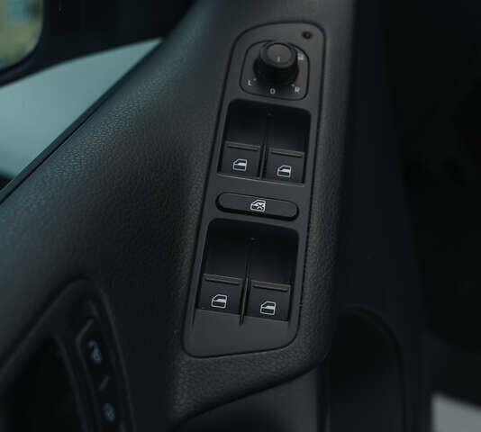 Білий Фольксваген Тігуан, об'ємом двигуна 1.98 л та пробігом 105 тис. км за 12800 $, фото 15 на Automoto.ua