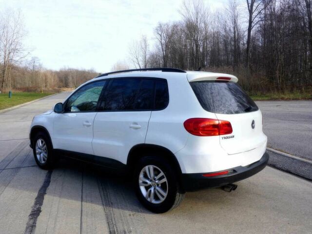 Белый Фольксваген Тигуан, объемом двигателя 2 л и пробегом 70 тыс. км за 8400 $, фото 2 на Automoto.ua