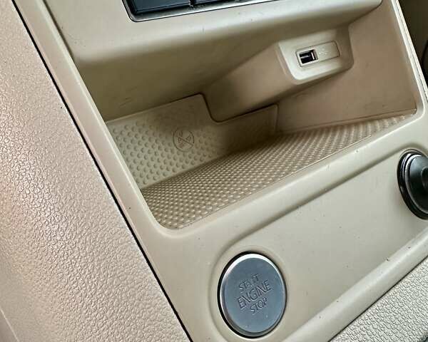 Белый Фольксваген Тигуан, объемом двигателя 2 л и пробегом 144 тыс. км за 14550 $, фото 40 на Automoto.ua