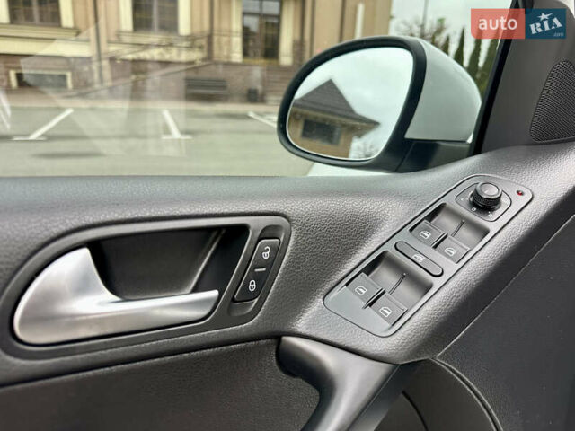 Белый Фольксваген Тигуан, объемом двигателя 2 л и пробегом 228 тыс. км за 12999 $, фото 42 на Automoto.ua