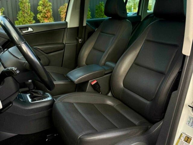 Білий Фольксваген Тігуан, об'ємом двигуна 2 л та пробігом 156 тис. км за 15500 $, фото 11 на Automoto.ua