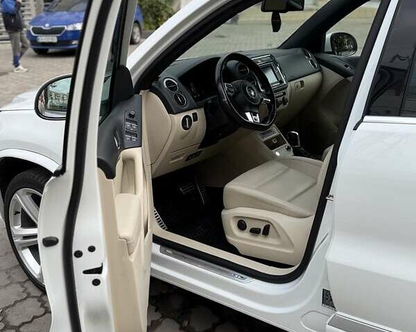 Белый Фольксваген Тигуан, объемом двигателя 1.98 л и пробегом 105 тыс. км за 16000 $, фото 10 на Automoto.ua