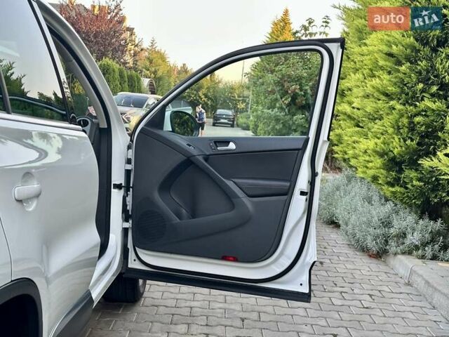 Білий Фольксваген Тігуан, об'ємом двигуна 1.98 л та пробігом 150 тис. км за 13999 $, фото 42 на Automoto.ua