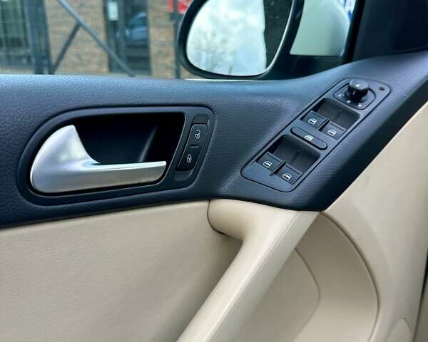 Белый Фольксваген Тигуан, объемом двигателя 2 л и пробегом 144 тыс. км за 14550 $, фото 38 на Automoto.ua