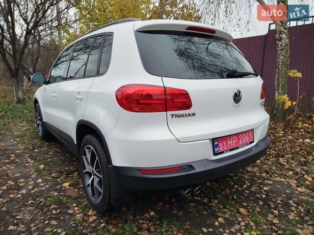 Белый Фольксваген Тигуан, объемом двигателя 2 л и пробегом 195 тыс. км за 13500 $, фото 9 на Automoto.ua