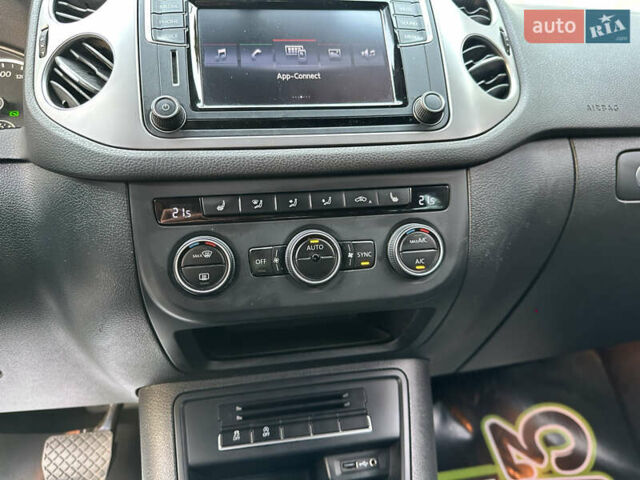 Білий Фольксваген Тігуан, об'ємом двигуна 1.4 л та пробігом 110 тис. км за 14000 $, фото 18 на Automoto.ua