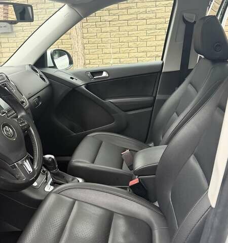 Білий Фольксваген Тігуан, об'ємом двигуна 1.98 л та пробігом 190 тис. км за 17200 $, фото 5 на Automoto.ua