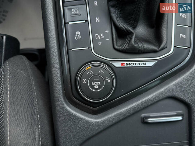 Белый Фольксваген Тигуан, объемом двигателя 1.97 л и пробегом 58 тыс. км за 27999 $, фото 19 на Automoto.ua