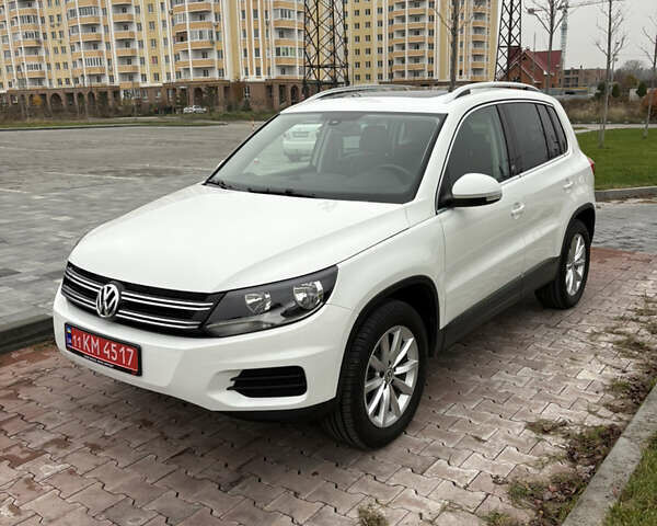 Белый Фольксваген Тигуан, объемом двигателя 2 л и пробегом 126 тыс. км за 14499 $, фото 1 на Automoto.ua