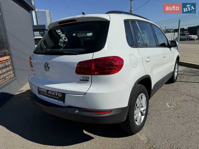Белый Фольксваген Тигуан, объемом двигателя 1.98 л и пробегом 105 тыс. км за 14490 $, фото 5 на Automoto.ua