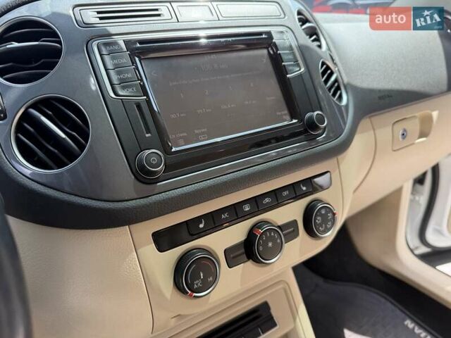 Білий Фольксваген Тігуан, об'ємом двигуна 1.98 л та пробігом 156 тис. км за 15499 $, фото 21 на Automoto.ua