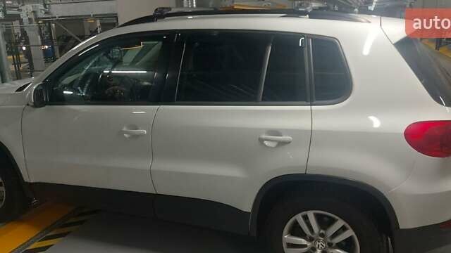 Белый Фольксваген Тигуан, объемом двигателя 1.98 л и пробегом 80 тыс. км за 14500 $, фото 1 на Automoto.ua