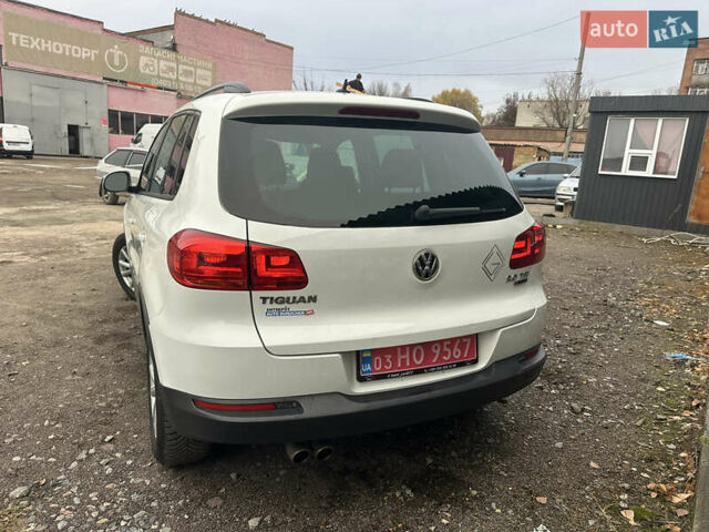 Білий Фольксваген Тігуан, об'ємом двигуна 2 л та пробігом 191 тис. км за 13500 $, фото 12 на Automoto.ua