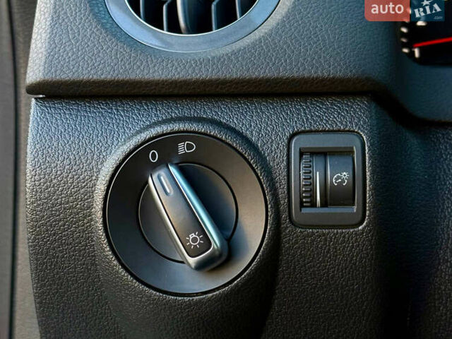 Білий Фольксваген Тігуан, об'ємом двигуна 2 л та пробігом 137 тис. км за 13800 $, фото 23 на Automoto.ua