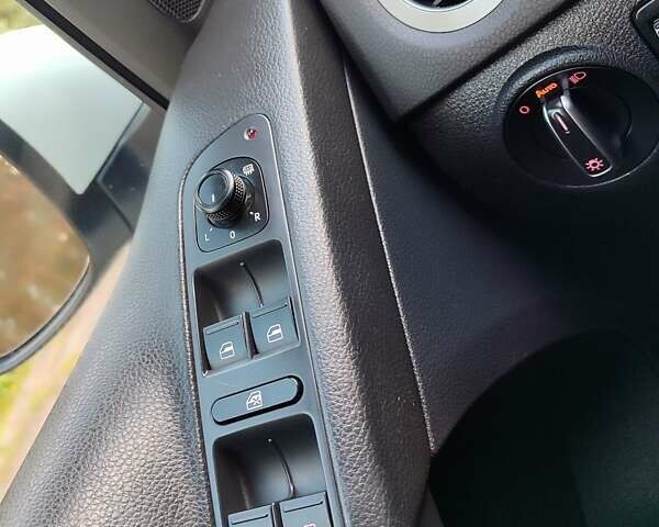 Белый Фольксваген Тигуан, объемом двигателя 2 л и пробегом 216 тыс. км за 11700 $, фото 25 на Automoto.ua