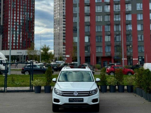 Білий Фольксваген Тігуан, об'ємом двигуна 2 л та пробігом 156 тис. км за 15500 $, фото 5 на Automoto.ua