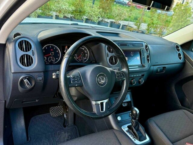 Білий Фольксваген Тігуан, об'ємом двигуна 2 л та пробігом 137 тис. км за 13800 $, фото 11 на Automoto.ua