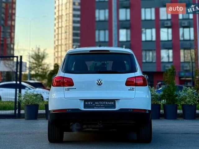 Білий Фольксваген Тігуан, об'ємом двигуна 2 л та пробігом 137 тис. км за 13800 $, фото 13 на Automoto.ua