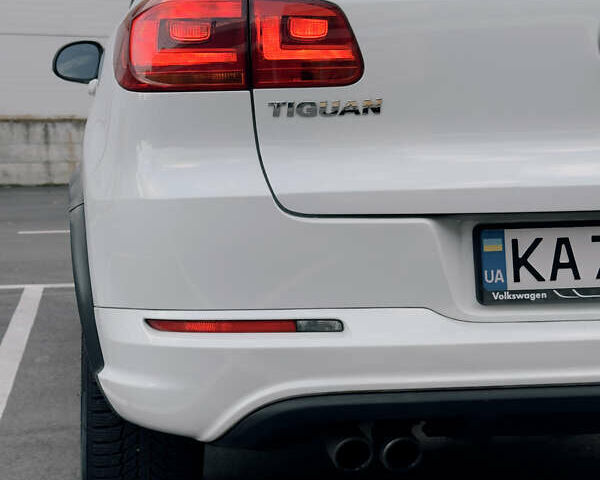Білий Фольксваген Тігуан, об'ємом двигуна 2 л та пробігом 68 тис. км за 16500 $, фото 7 на Automoto.ua
