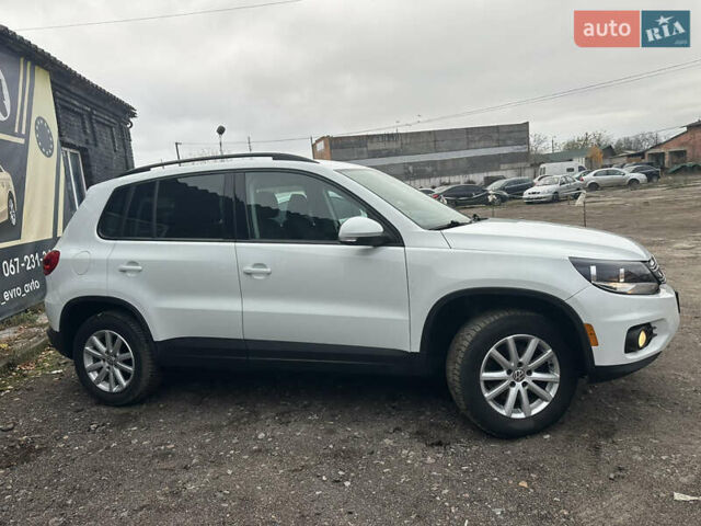 Білий Фольксваген Тігуан, об'ємом двигуна 2 л та пробігом 191 тис. км за 13500 $, фото 7 на Automoto.ua