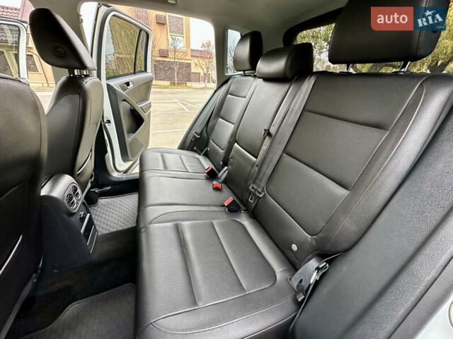 Белый Фольксваген Тигуан, объемом двигателя 2 л и пробегом 228 тыс. км за 12999 $, фото 33 на Automoto.ua