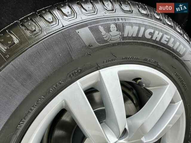 Белый Фольксваген Тигуан, объемом двигателя 2 л и пробегом 228 тыс. км за 12999 $, фото 51 на Automoto.ua