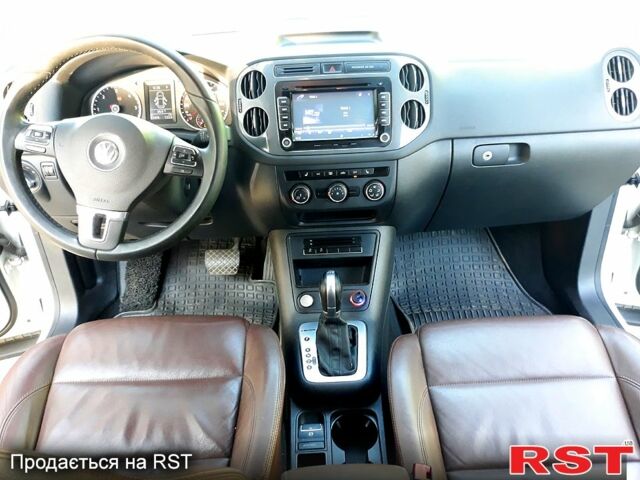 Білий Фольксваген Тігуан, об'ємом двигуна 2 л та пробігом 52 тис. км за 16400 $, фото 5 на Automoto.ua