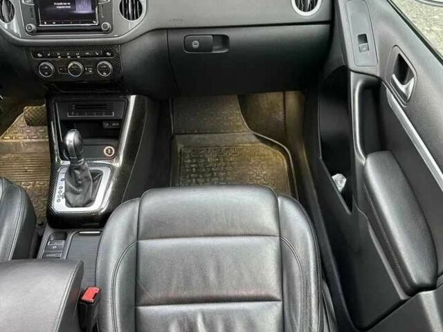 Белый Фольксваген Тигуан, объемом двигателя 2 л и пробегом 83 тыс. км за 9100 $, фото 17 на Automoto.ua