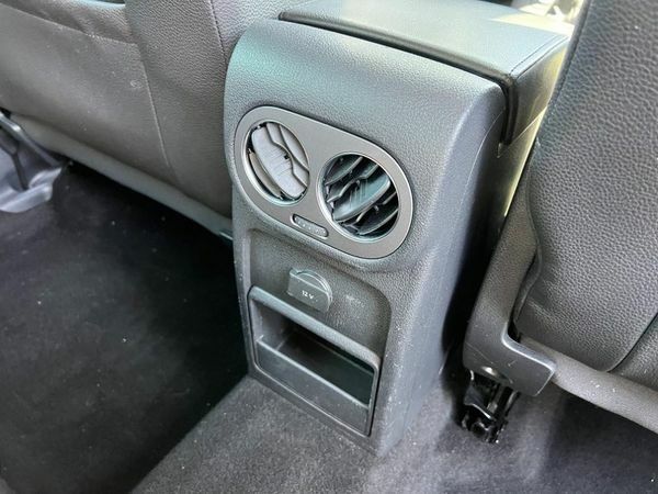 Белый Фольксваген Тигуан, объемом двигателя 2 л и пробегом 200 тыс. км за 14000 $, фото 13 на Automoto.ua