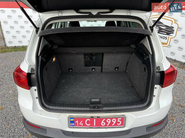 Белый Фольксваген Тигуан, объемом двигателя 2 л и пробегом 186 тыс. км за 12900 $, фото 6 на Automoto.ua