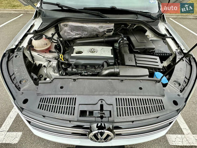 Белый Фольксваген Тигуан, объемом двигателя 2 л и пробегом 228 тыс. км за 12999 $, фото 49 на Automoto.ua