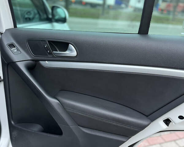 Белый Фольксваген Тигуан, объемом двигателя 1.98 л и пробегом 168 тыс. км за 12900 $, фото 43 на Automoto.ua