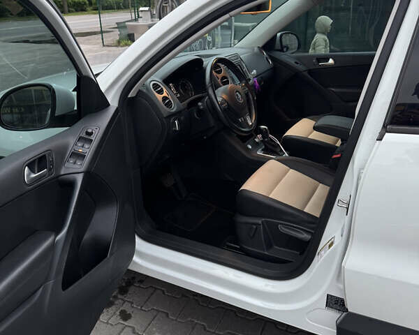 Білий Фольксваген Тігуан, об'ємом двигуна 1.98 л та пробігом 90 тис. км за 16500 $, фото 11 на Automoto.ua