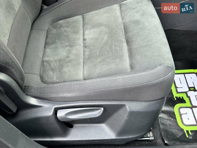 Білий Фольксваген Тігуан, об'ємом двигуна 1.4 л та пробігом 110 тис. км за 14000 $, фото 32 на Automoto.ua