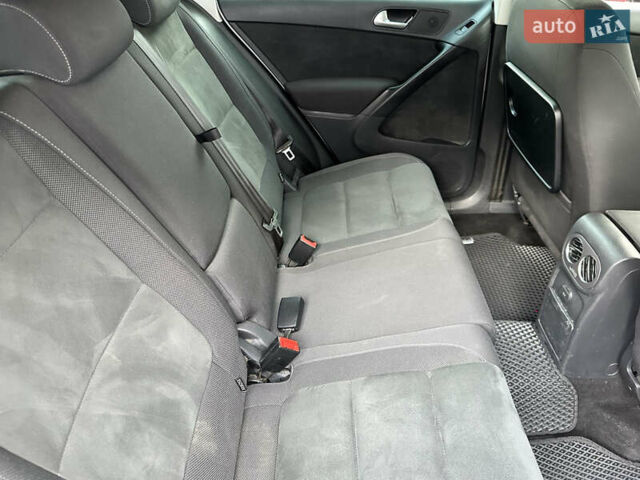 Білий Фольксваген Тігуан, об'ємом двигуна 1.4 л та пробігом 110 тис. км за 14000 $, фото 40 на Automoto.ua