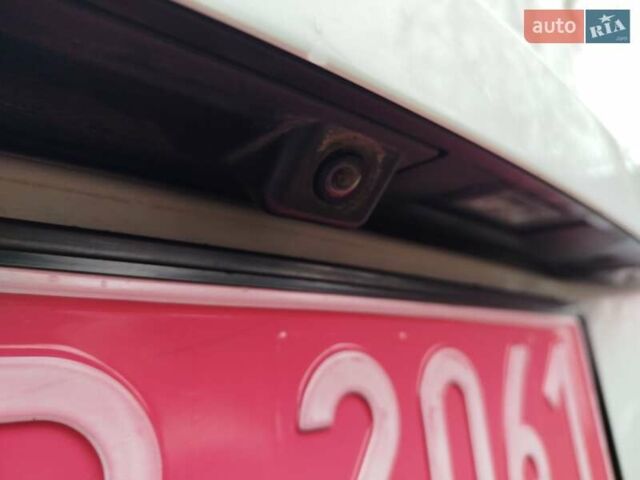 Белый Фольксваген Тигуан, объемом двигателя 2 л и пробегом 195 тыс. км за 13500 $, фото 17 на Automoto.ua