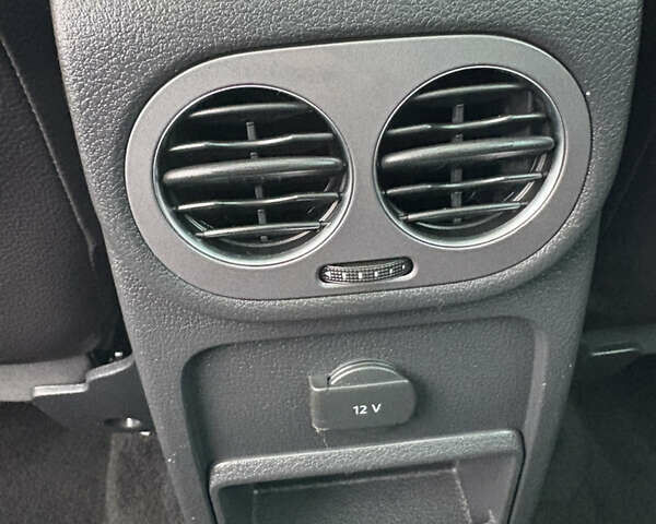 Белый Фольксваген Тигуан, объемом двигателя 2 л и пробегом 126 тыс. км за 14499 $, фото 37 на Automoto.ua