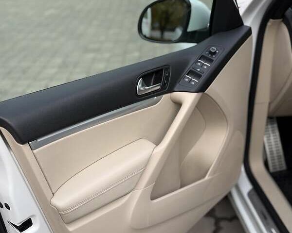 Белый Фольксваген Тигуан, объемом двигателя 1.98 л и пробегом 105 тыс. км за 16000 $, фото 5 на Automoto.ua