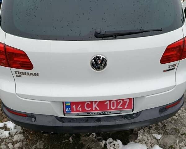 Білий Фольксваген Тігуан, об'ємом двигуна 2 л та пробігом 170 тис. км за 14100 $, фото 4 на Automoto.ua