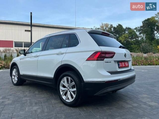 Белый Фольксваген Тигуан, объемом двигателя 2 л и пробегом 248 тыс. км за 22200 $, фото 6 на Automoto.ua