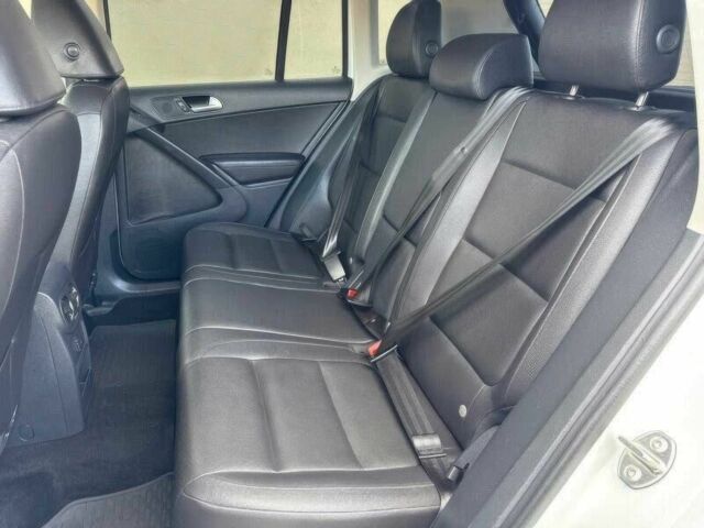 Білий Фольксваген Тігуан, об'ємом двигуна 2 л та пробігом 80 тис. км за 6000 $, фото 14 на Automoto.ua