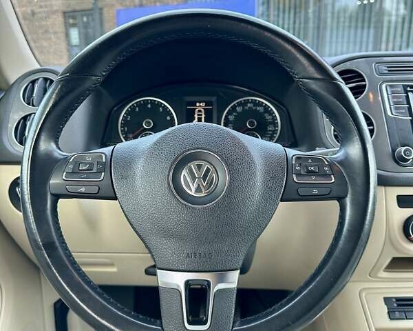 Белый Фольксваген Тигуан, объемом двигателя 2 л и пробегом 144 тыс. км за 14550 $, фото 36 на Automoto.ua