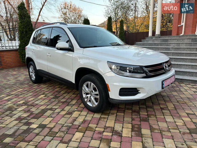 Белый Фольксваген Тигуан, объемом двигателя 2 л и пробегом 208 тыс. км за 13700 $, фото 1 на Automoto.ua